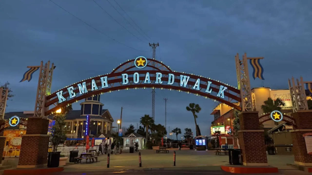 Kemah Boardwalk in Kemah