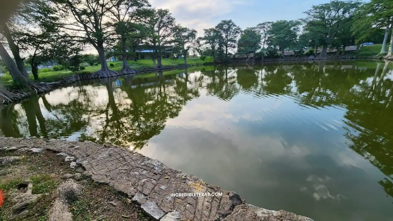 Woodlawn Lake Park San Antonio