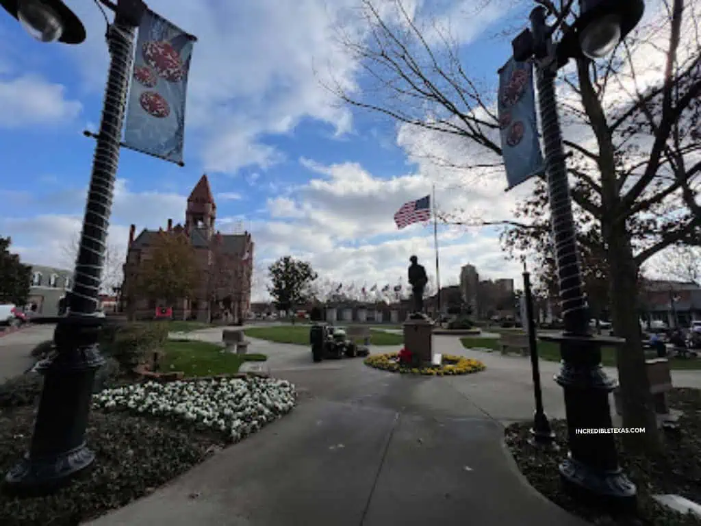 Hopkins County Courthouse Sulphur Springs TX - Best Things to Do in Sulphur Springs TX